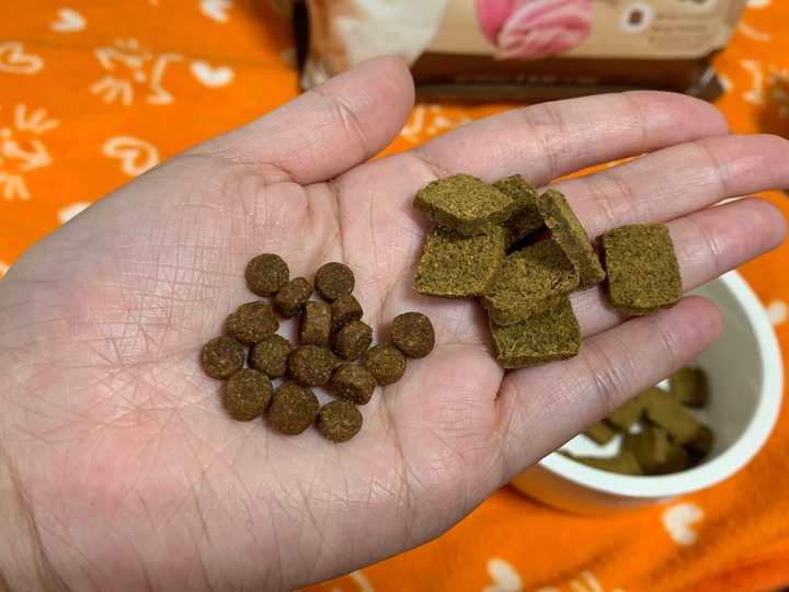 挑嘴老狗近期賞臉的赫緻經典鮮肉糧