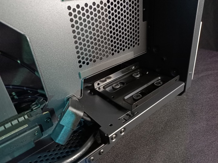 三種願望一次滿足 Phanteks Evolv Shift XT + Phanteks Revolt SFX金牌 650W 開箱評測