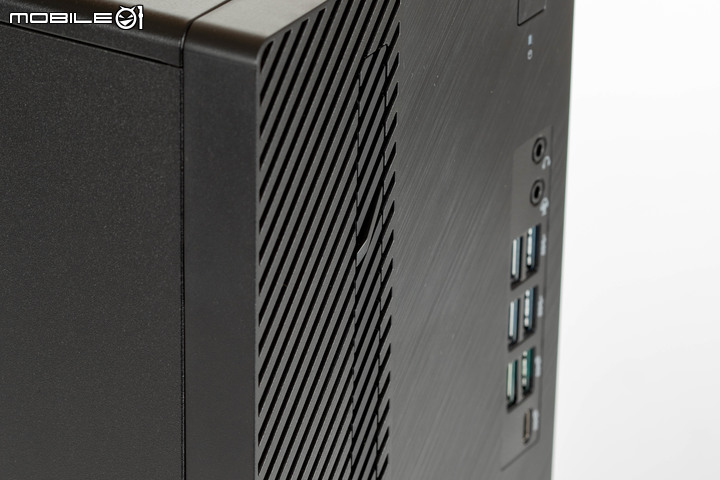 ASUS ExpertCenter D9 Mini Tower(D900MC) 商用主機開箱 在精簡空間內提供高度擴充彈性
