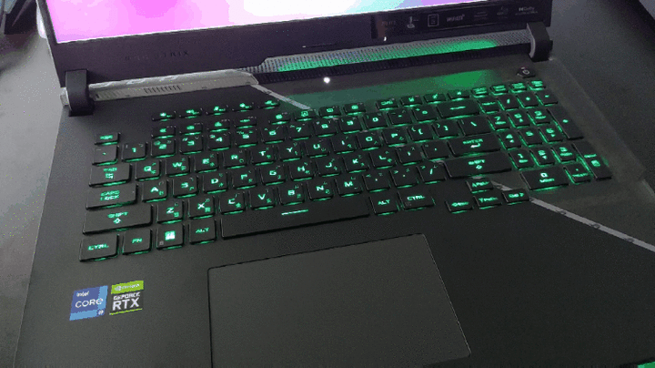 半透明元素加持新平台，ASUS ROG Strix SCAR 17 G733ZM 電競筆電開箱測試