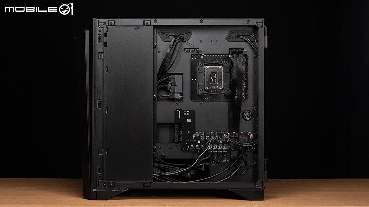 【Computex 2022】技嘉與微星展示 Project Stealth/Zero 新主機設計 以插座後置設計提供更方便整線彈性