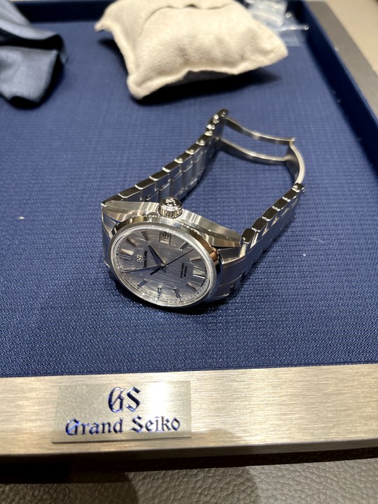 30而立，給自己的生日禮，Grand Seiko白樺樹開箱