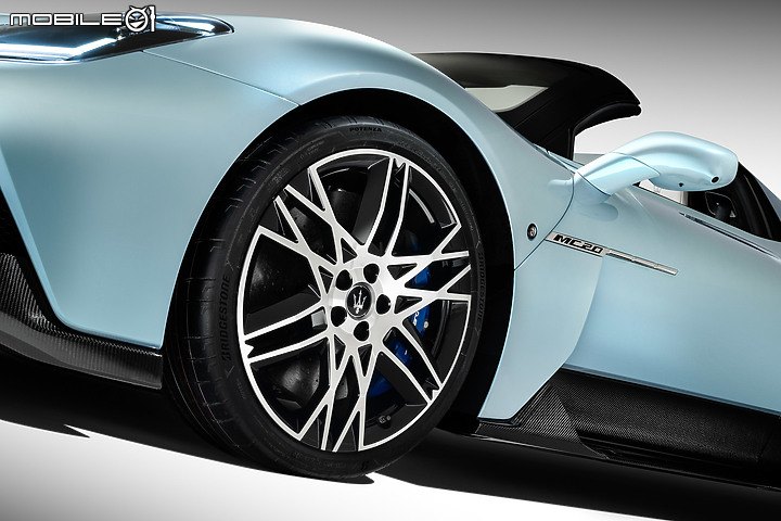 【海外新訊】12秒上空、3秒加速破百！Maserati MC20 Cielo 敞篷亮相！
