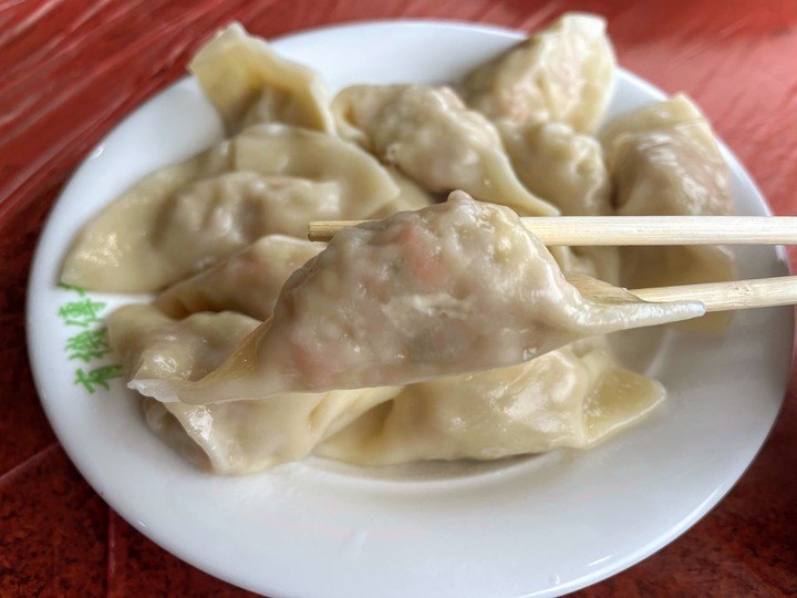 [食記] 嶺腳小吃，台灣新北平溪，酸香開胃可口的野薑花水餃