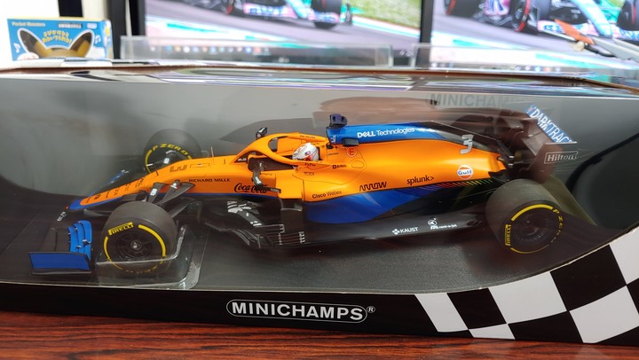 [開箱]1/18 MIMICHAMPS MCLAREN MCL35M
