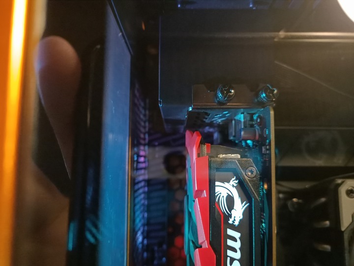少女的首飾盒 Thermaltake曜越 The Tower 100 尊爵金 開箱評測