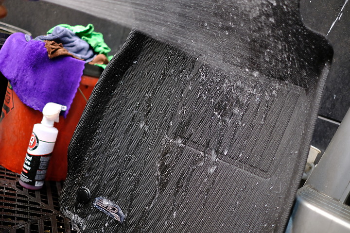 【2022持續進化】3D Mats卡固汽車踏墊 - 橫向心得比較 / 改善內容 / 清潔維持分享