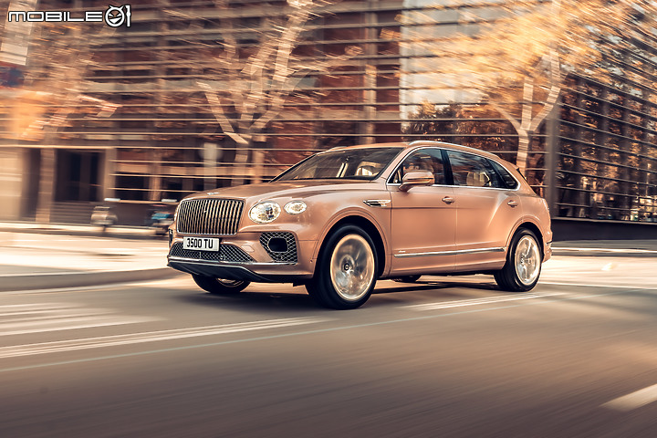 【海外情報】Bentley發表Bentayga EWB長軸版本,追求更舒適、奢華的後座乘載空間!