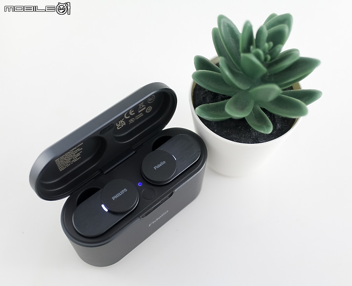 點我看大圖 【北極熊開箱】Fidelio 系列首款 TWS 耳機- Philips Fidelio T1