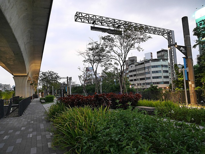 中區 綠空鐵道1908 + 綠川 — 全臺唯一空中鐵道遺跡,也是臺中人文歷史發展軌跡