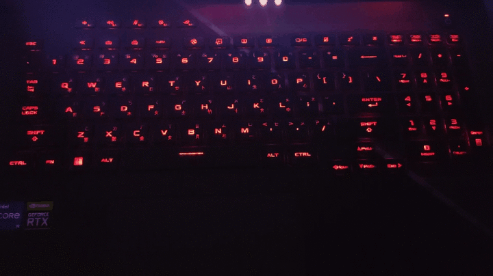 半透明元素加持新平台，ASUS ROG Strix SCAR 17 G733ZM 電競筆電開箱測試