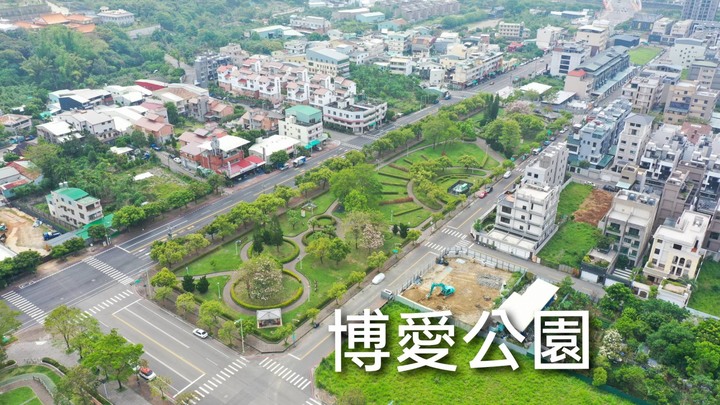點我看大圖 New 北屯【大城 二月埕】美式生活 三公園環繞 樂活自住宅 空拍分享