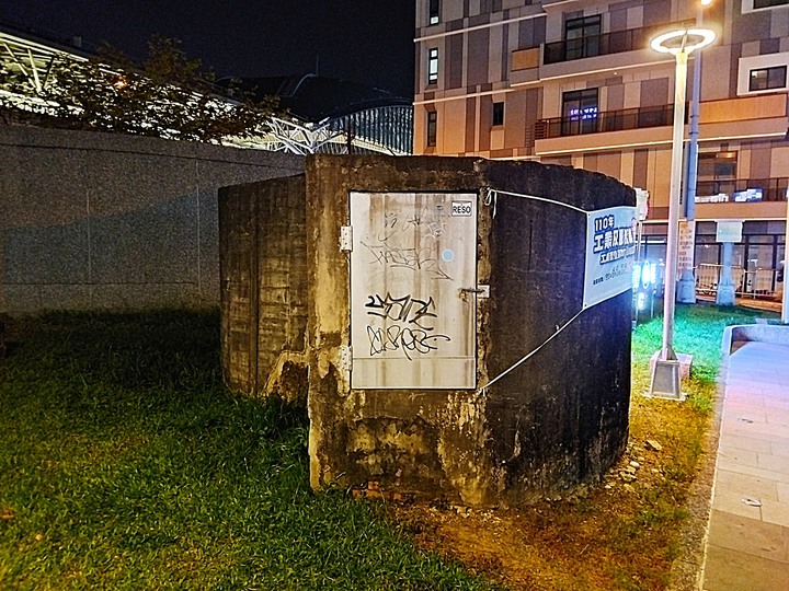 臺中火車站 | 鐵鹿大街 — 由老月台老車站化身為遊客遊憩空間,新舊兩代車站的交融