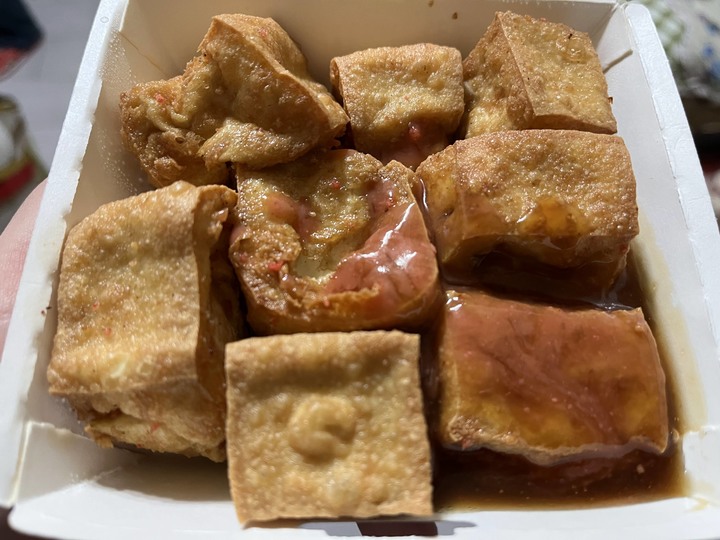 [食記] 阿奕腿庫飯，台灣新北新莊，滿滿香酥炸排骨和軟嫩腿庫！