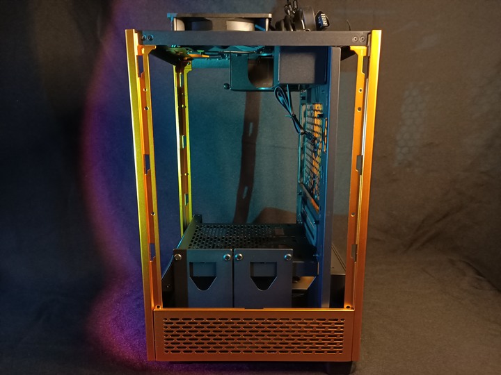 少女的首飾盒 Thermaltake曜越 The Tower 100 尊爵金 開箱評測