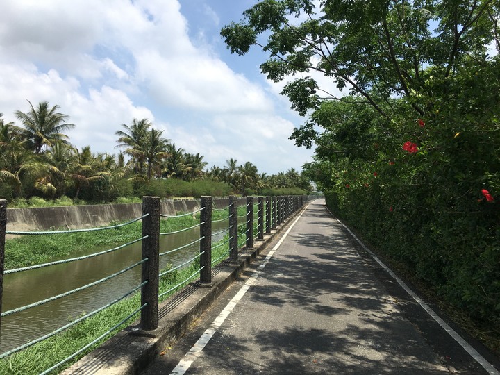 台南山海圳綠道自行車道