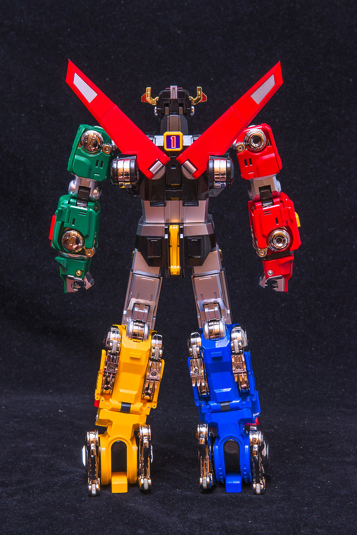 Blitzway × 5PRO STUDIO CARBOTIX《聖戰士》VOLTRON