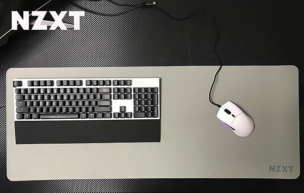點我看大圖 我型我素,NZXT Mouse PAD 鍵鼠墊,特殊塗層加注只滑你鼠不滑你手!