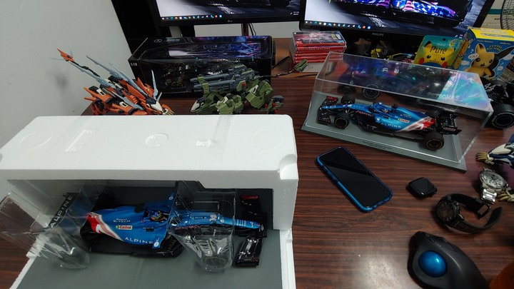 [開箱]1/18 MIMICHAMPS MCLAREN MCL35M