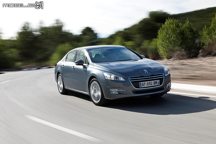 【海外新訊】嶄新物種預約六月底見 Peugeot 408〝獅〞承何處?