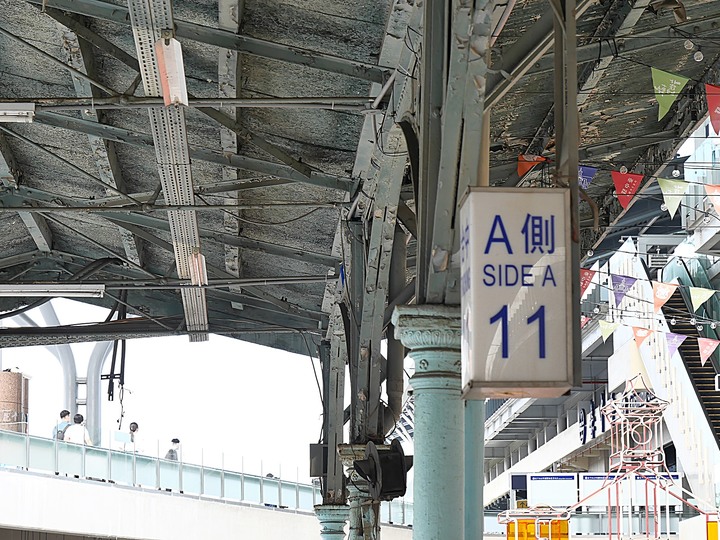 臺中火車站 | 鐵鹿大街 — 由老月台老車站化身為遊客遊憩空間,新舊兩代車站的交融