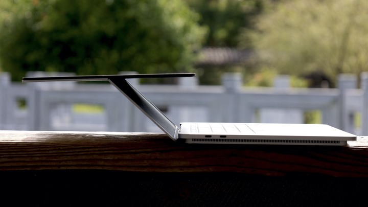 點我看大圖 邁向高性能筆電,同時變身平板 Microsoft Surface Laptop Studio 商務版