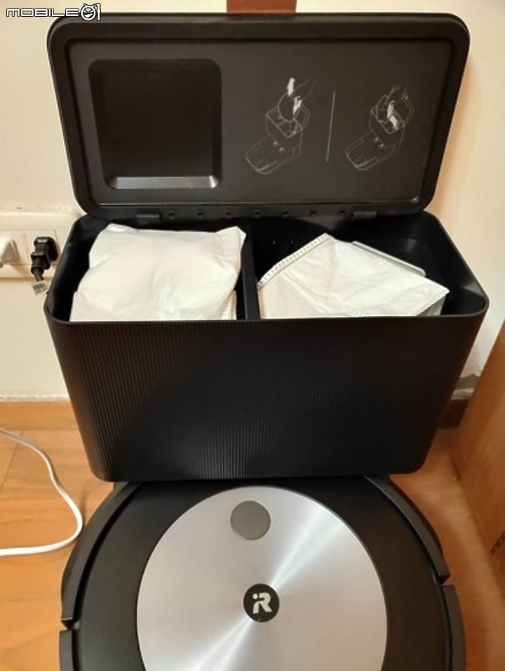 點我看大圖 掃地機器人iRobot J7+開箱 避便便專用!