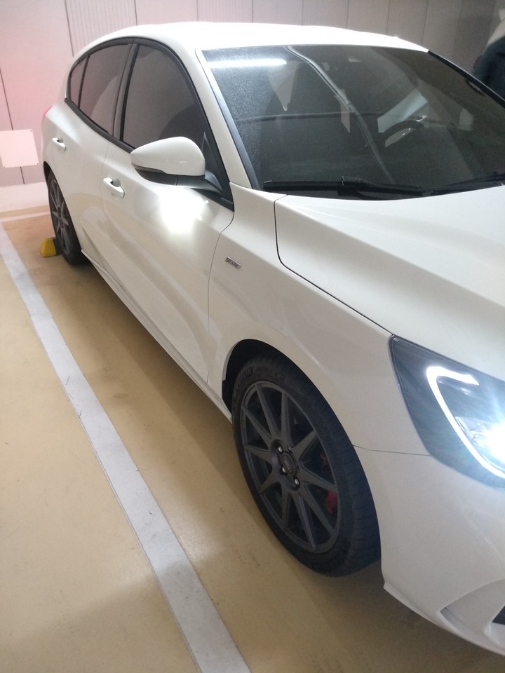 吃經濟實惠/便宜又大碗的Mondeo wagon Hybrid開箱