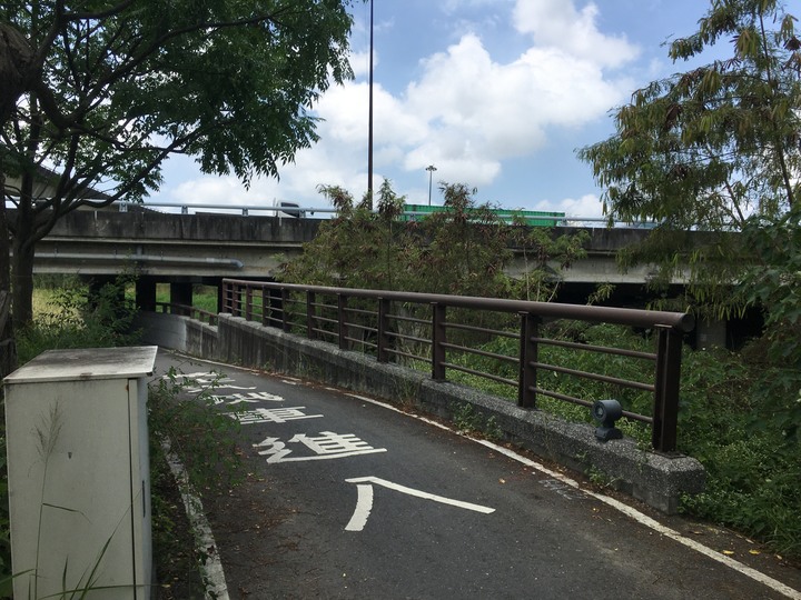 台南山海圳綠道自行車道