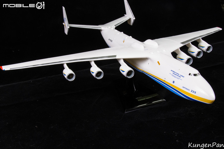 Revell 1/144 安托諾夫AN-225重型運輸機 「夢想號」(Mriya)