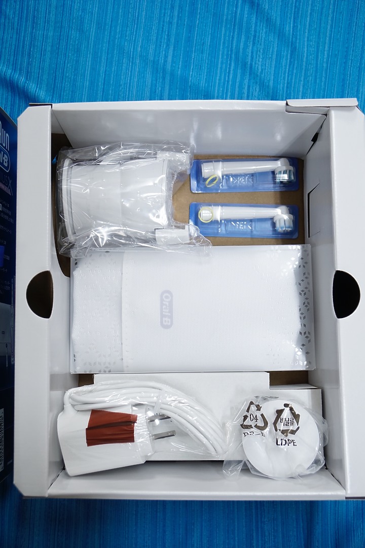 開箱歐樂b Genius X 電動牙刷、一些刷牙心得及Sonicare、國際牌對比
