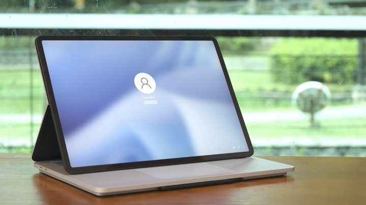 點我看大圖 邁向高性能筆電,同時變身平板 Microsoft Surface Laptop Studio 商務版