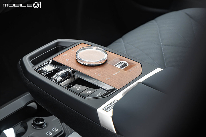 BMW iX xDrive40 旗艦版試駕|初嘗巴伐利亞發動機的轉型代表作!