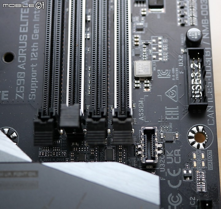 規格用料提升 Z690 AORUS ELITE AX DDR4 開箱