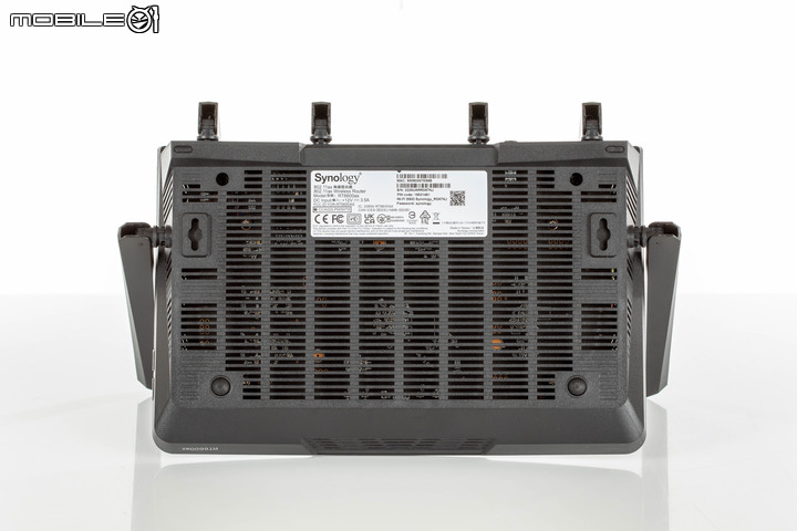 Synology Router RT6600ax 無線路由器開箱試用 具備獨立網路設定與安全機能滿載的網路中心