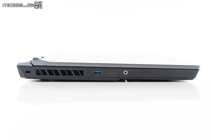 MSI Raider GE76 12UHS 實測｜承襲暴力效能美學的龍魂電競