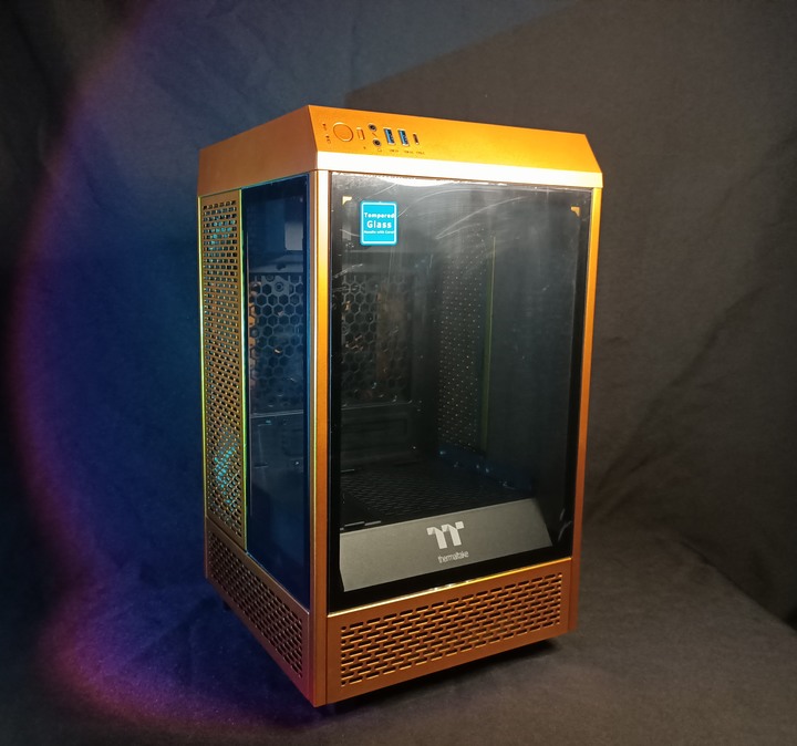 少女的首飾盒 Thermaltake曜越 The Tower 100 尊爵金 開箱評測