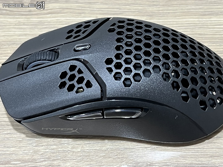 點我看大圖 開箱 HyperX 輕量遊戲滑鼠 Pulsefire Haste 無線版