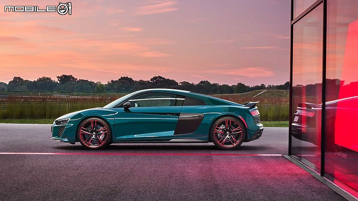 點我看大圖 2022 第五十屆紐柏林 24 小時耐力賽 7 輛 Audi R8 LMS 賽車參戰