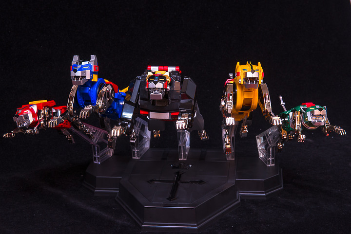 Blitzway × 5PRO STUDIO CARBOTIX《聖戰士》VOLTRON