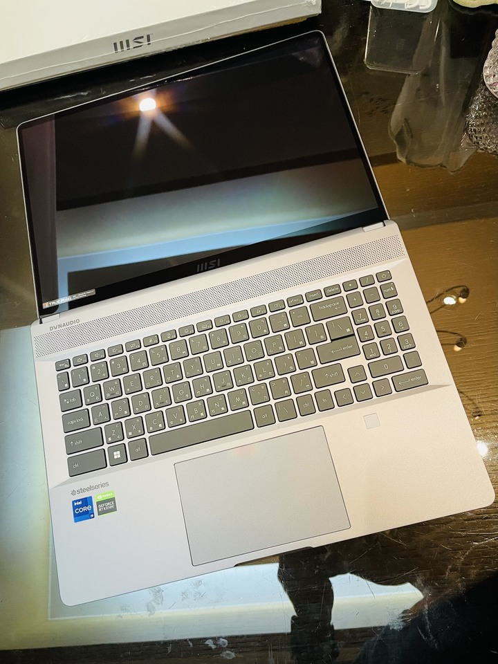 MSI Creator Z16P 簡單開箱