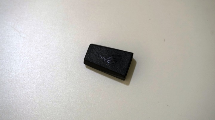 [休賢開箱]我的第一把無線鍵盤!! ROG Strix Scope RX TKL Wireless Deluxe簡單開箱