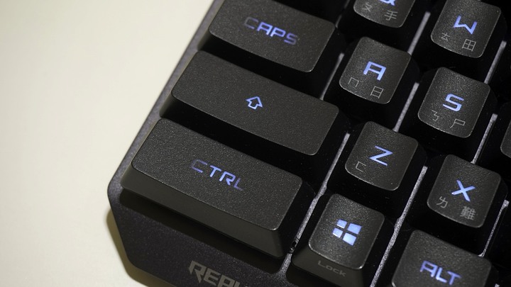 [休賢開箱]我的第一把無線鍵盤!! ROG Strix Scope RX TKL Wireless Deluxe簡單開箱