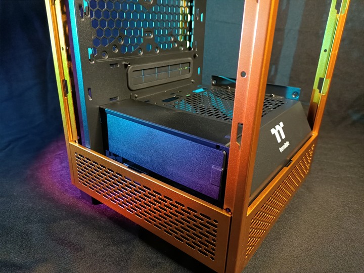 少女的首飾盒 Thermaltake曜越 The Tower 100 尊爵金 開箱評測