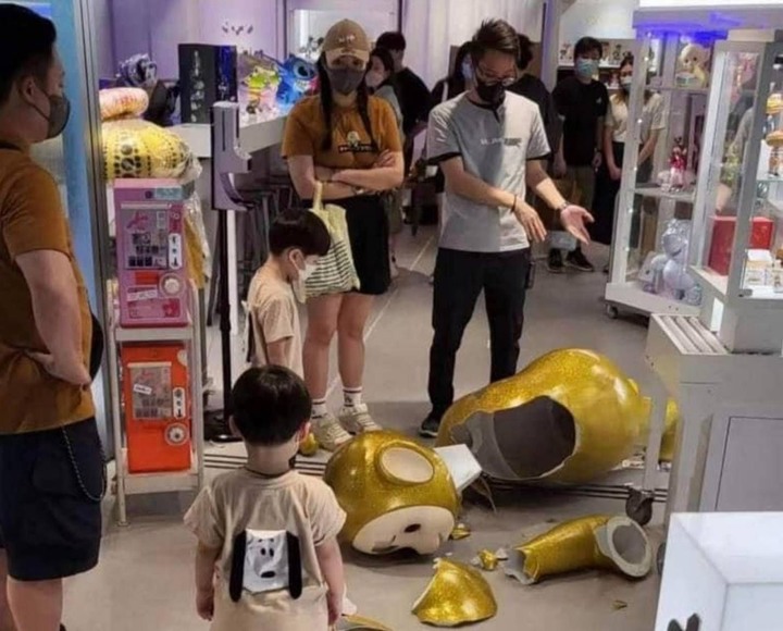 你怎麼看~男童不慎撞毀要價20萬天線寶寶巨型公仔母怒批店家沒圍住