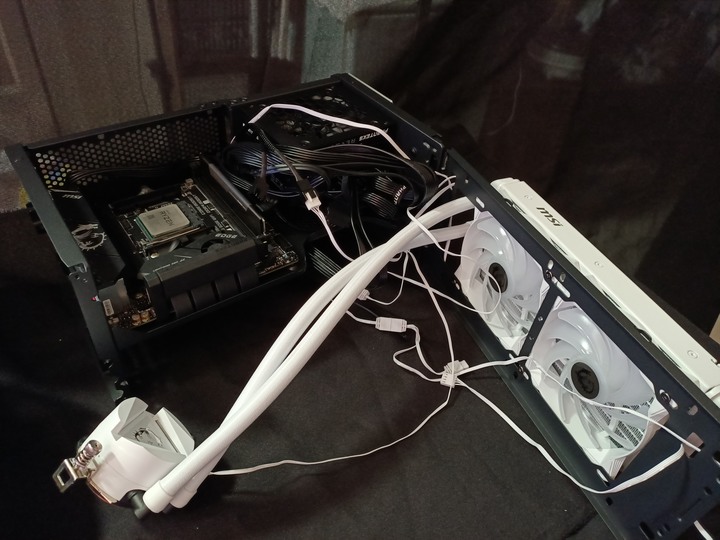 三種願望一次滿足 Phanteks Evolv Shift XT + Phanteks Revolt SFX金牌 650W 開箱評測