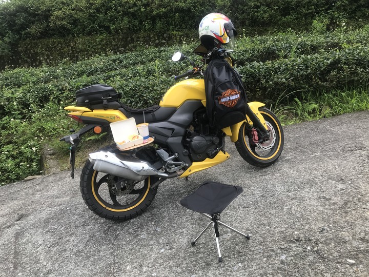 你有機車餐桌?