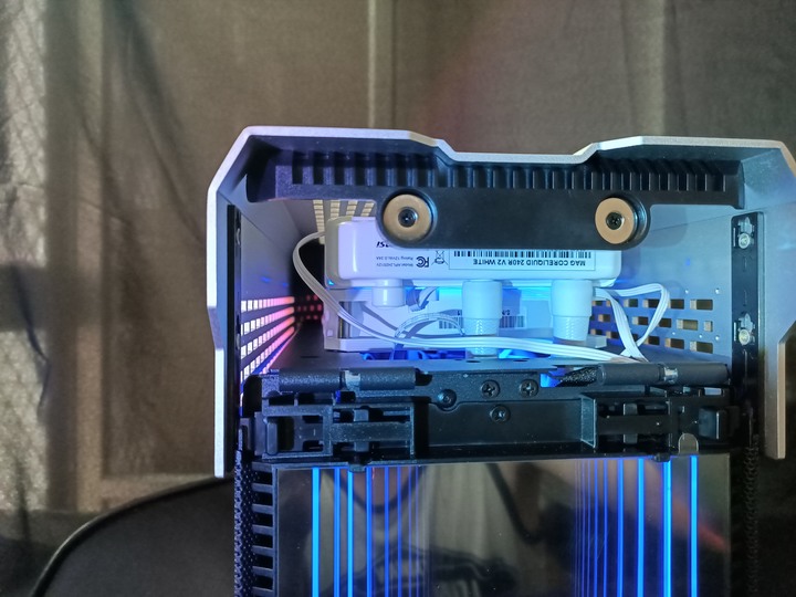 三種願望一次滿足 Phanteks Evolv Shift XT + Phanteks Revolt SFX金牌 650W 開箱評測