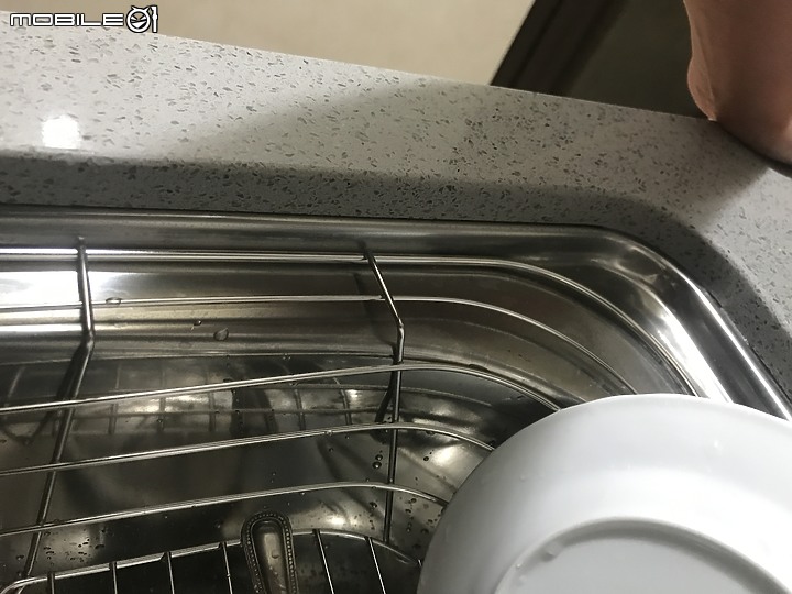 矽鋼石檯面與水槽接縫處