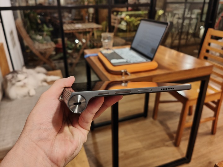 造型獨特的捲軸型態娛樂平板 Lenovo Yoga Tab 11 上手玩~